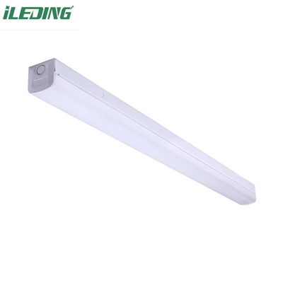 120-277V 34W 50000 ore LED a ghiaccio Batten Light Fixture per ufficio commerciale