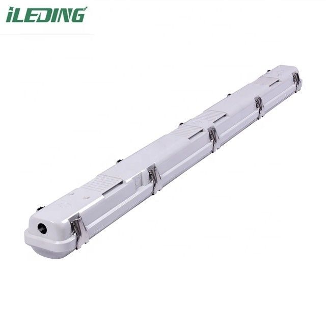 120-277V/120-347V 60W 4FT Led Vapor Tight Tri Proof Light Fixture per parcheggio auto