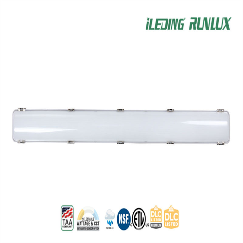 Lampada triproof a LED selezionabile con lente in policarbonato e attenuazione 0-10V